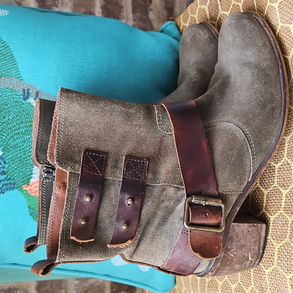 Sixtyseven Baxter Green Suede And Leather Strap Boots - Picture 3 of 9